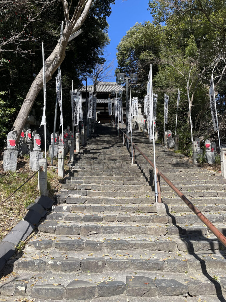 観音堂に続く階段
